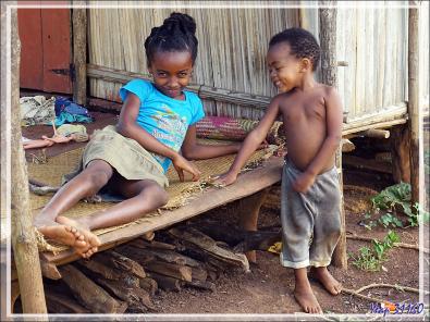 Promenade dans la forêt de Nosy Sakatia : Rencontre avec un futur marin ... - Madagascar