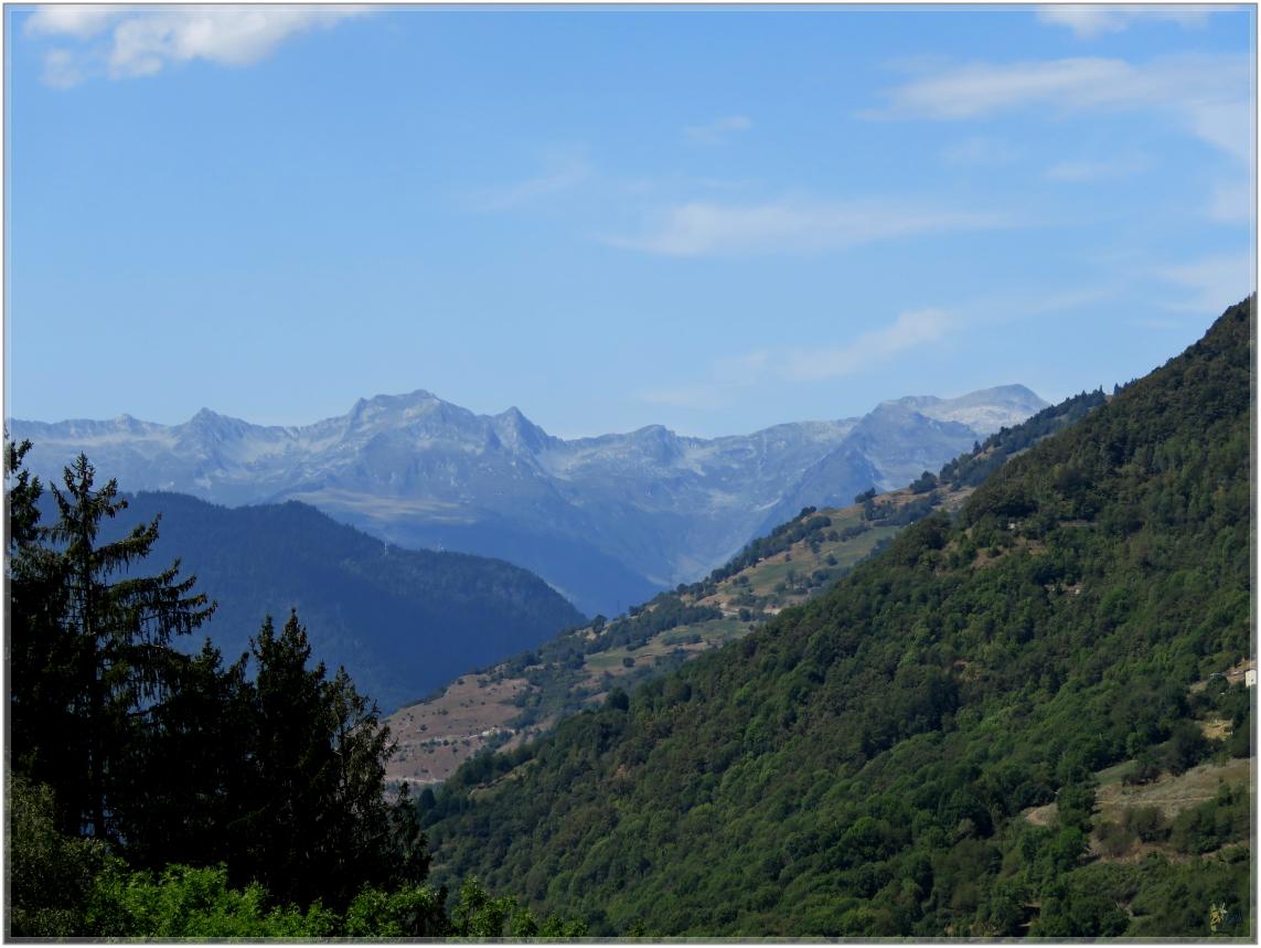 AUX  PAYS  DES  GENS  RICHES 