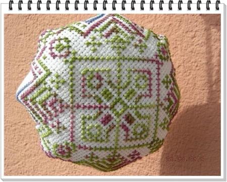 Biscornu N° 254