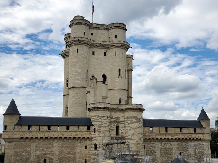 Le donjon et son enceinte