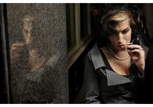 Amy Winehouse: paint it black