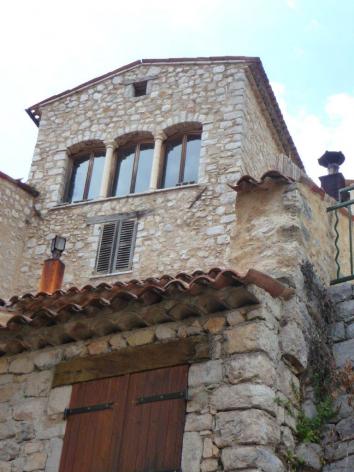 VILLAGES DU VAR - MONS 
