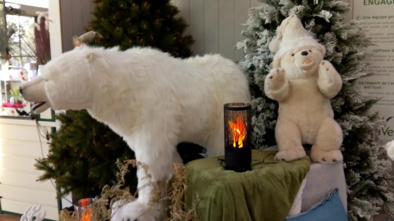 les magasins mettent leurs habits de Noël