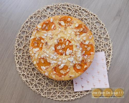 Gâteau aux abricots, citron & polenta
