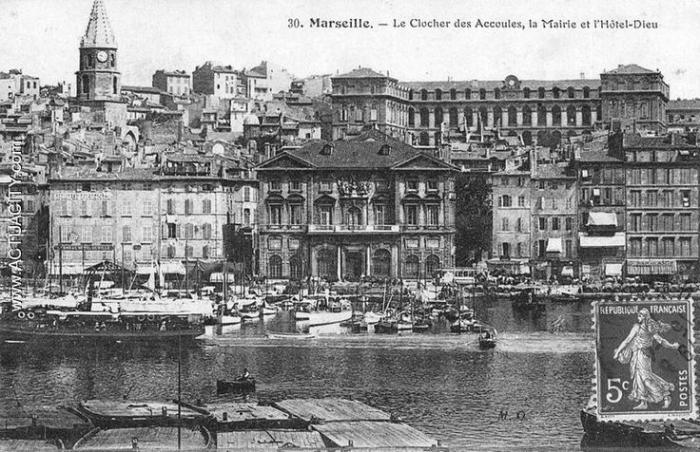 Le vieux port de Marseille  (Bouches-du-Rhone)
