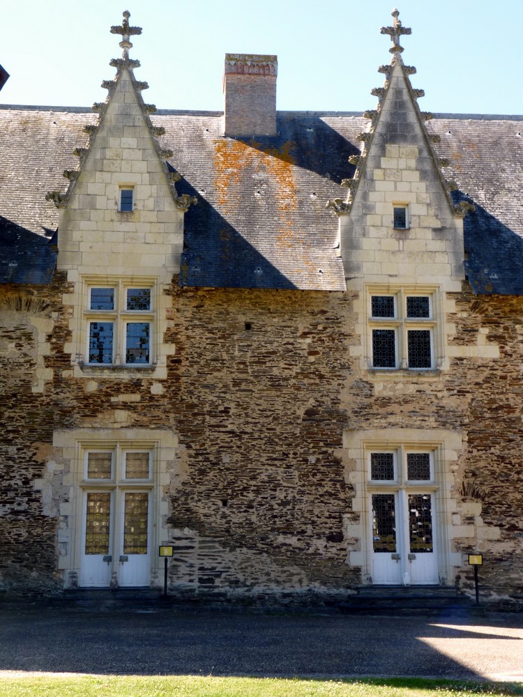 Logis