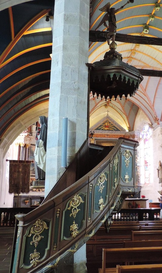 SIZUN - Intérieur de l'église