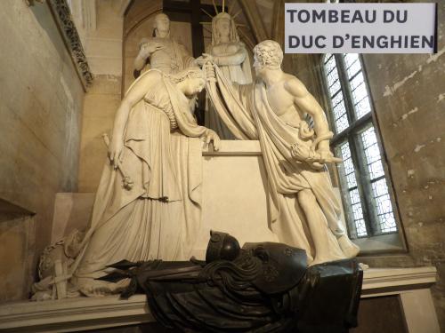 Journée du premier décembre à Vincennes (94) 3/4 la chapelle