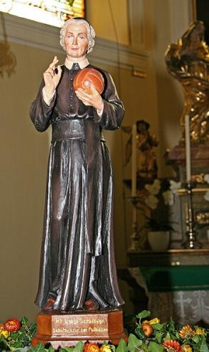 Louis Scrosoppi, statue de l'oratorien italien en saint patron des footballeurs.jpg