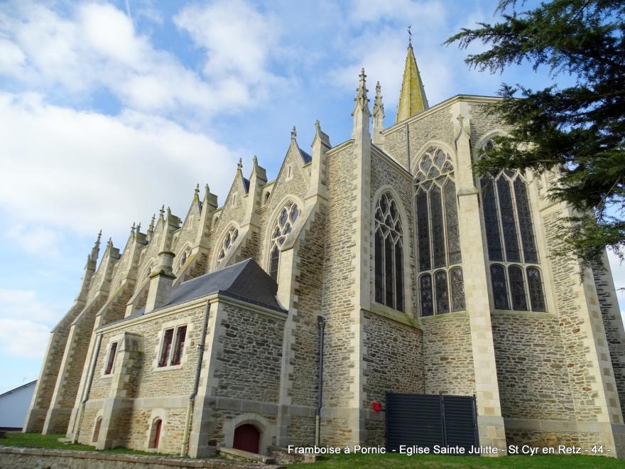 St Cyr en Retz - Eglise St Cyr et Ste Julitte 