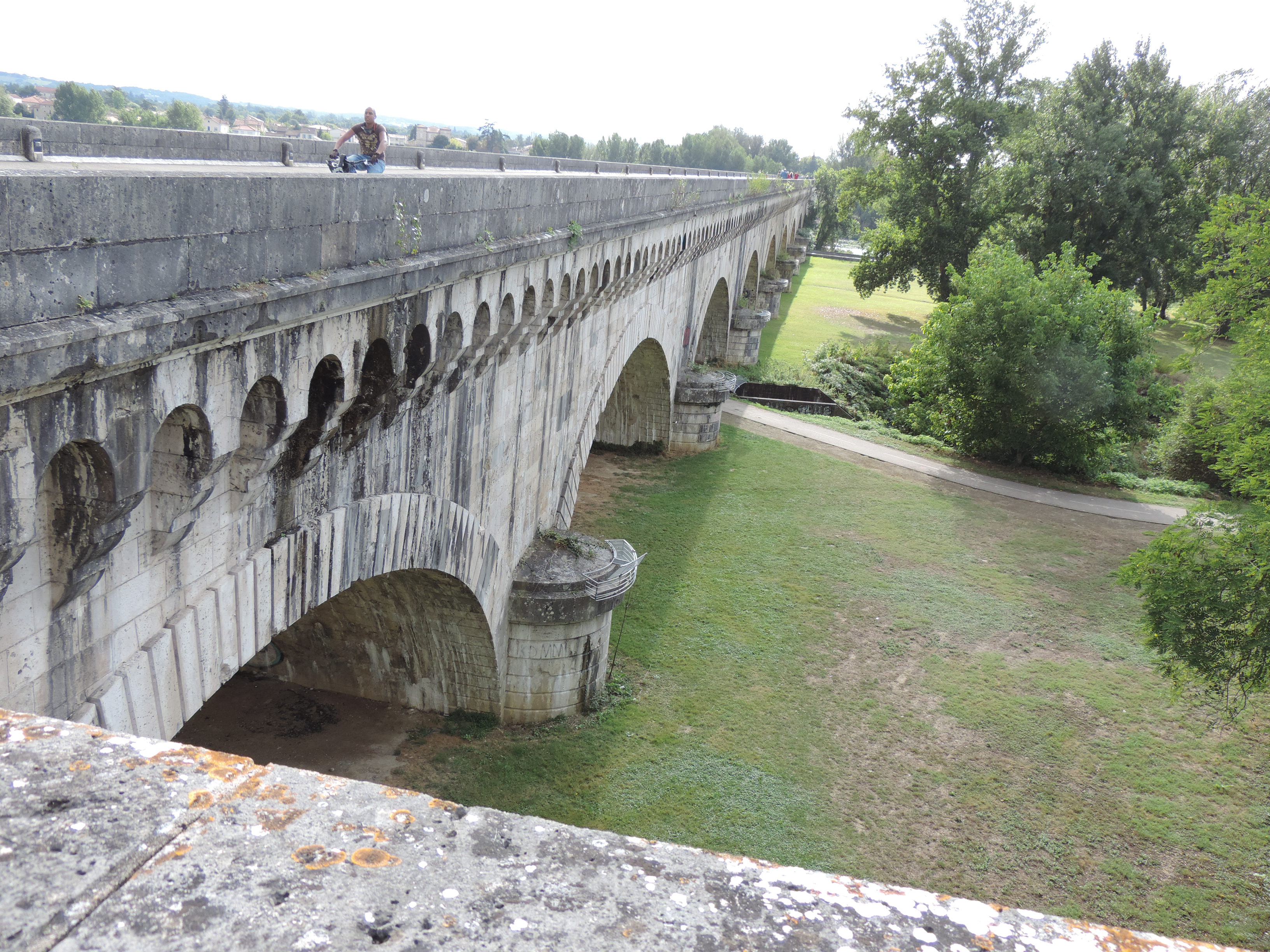 AGEN - le pont canal