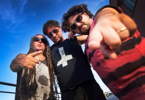 LITTLE PIG - Les détails du premier album ; "Cameo" Lyric Video