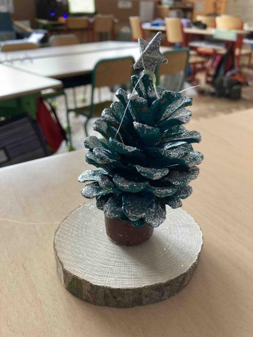 Marché de noël - Centre de table sapin en pomme de pin