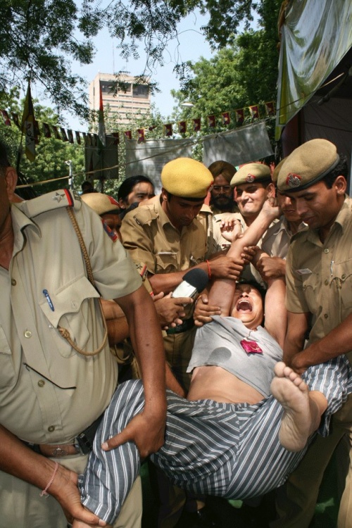 Grève de la faim en Inde : les 3 Tibétains emmenés de force à l'hôpital