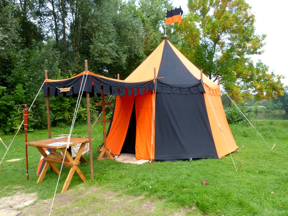 Oyez, oyez, braves gens !