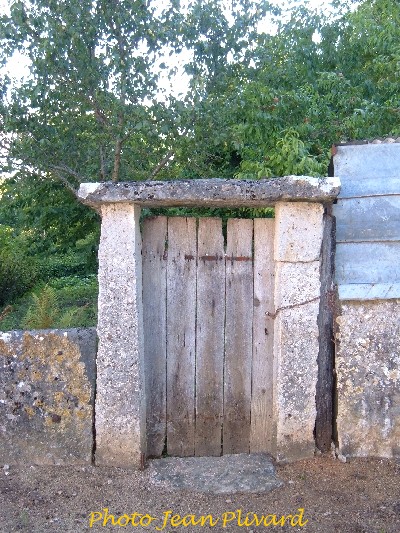 Vieilles pierres et calvaires à Brion sur Ource...