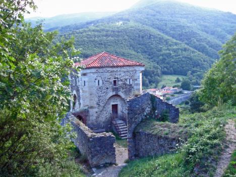 Sur les hauteurs d'une vallée âpre - Le Tour du Vallespir - Etape 3 : Saint-Guillem - Prats-de-Mollo  15 kms.
