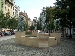Prague : fontaine...