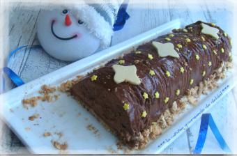 BUCHE AU CHOCOLAT NOIR ET DACQUOISE NOISETTE