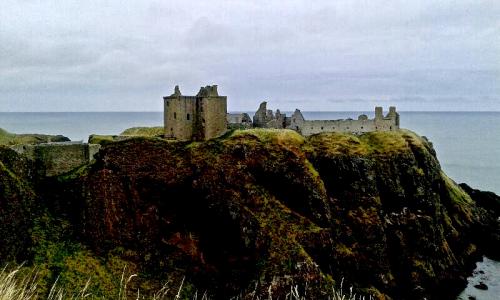  Sur sa falaise le château de Dunnottar