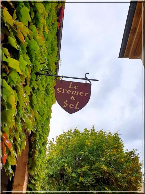 1029 - Semur en Brionnais en Saône-et-Loire (71)