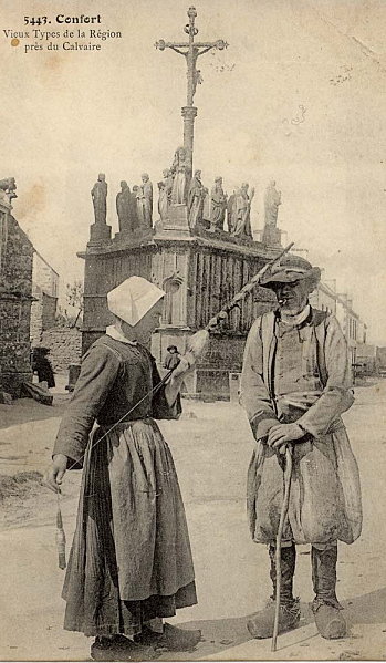 vieux_de_confort_devant_calvaire-1.jpg