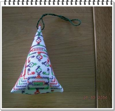 Biscornu N° 243