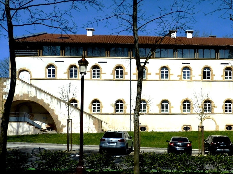 Metz / L'hôtel "La Citadelle" dans le quartier de l'Arsenal...