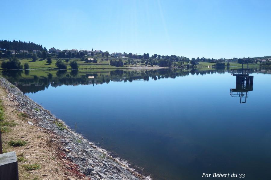 Naussac le lac  dept 48
