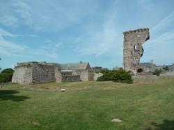 LES REMPARTS DE REGNEVILLE-SUR-MER (Manche)