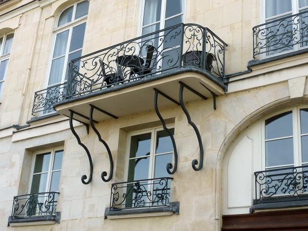 Balade autour de Notre-Dame mutilée