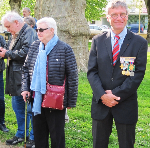 La cérémonie en honneur aux victimes de la déportation à Châtillon sur Seine, vue par René Drappier 