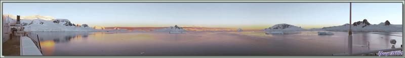 22 février, 6 h du matin: panorama 180° au lever du soleil sur Wilhelmina Bay (vue prise du balcon de notre cabine de l'Austral, pont 3)  - Péninsule Antarctique 