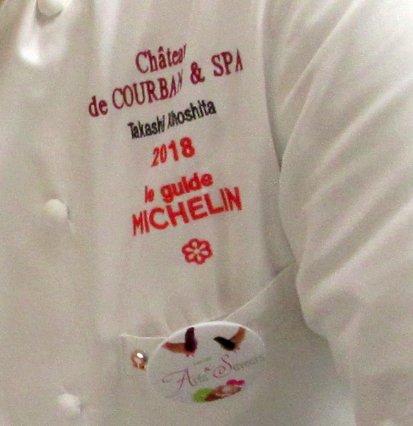 Takashi Kinoshita , chef étoilé du Château de Courban,  a démontré tout  son talent au salon "Art et Saveurs" organisé par le Lions Club