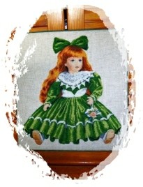 poupee-en-robe-verte-miniature.jpg