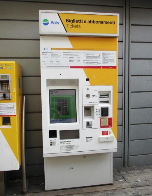 Distributeur billet vaporetto à Venise