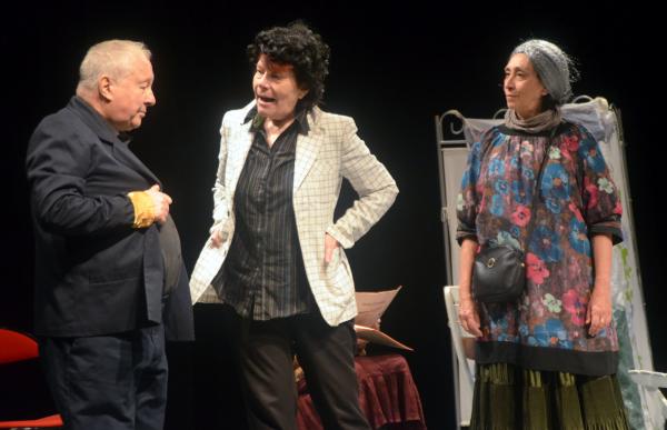 Représentation de "La Joyeuse Troupe" au Totem