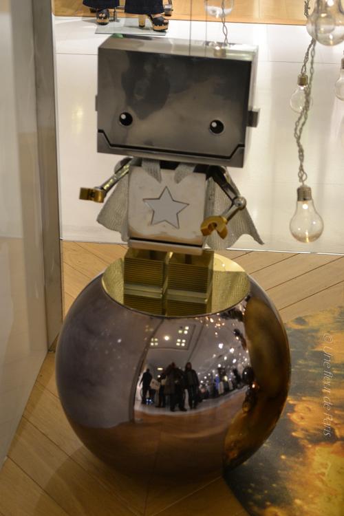Les vitrines de Noël 2015 des Galeries Lafayette : Léon, le petit robot 