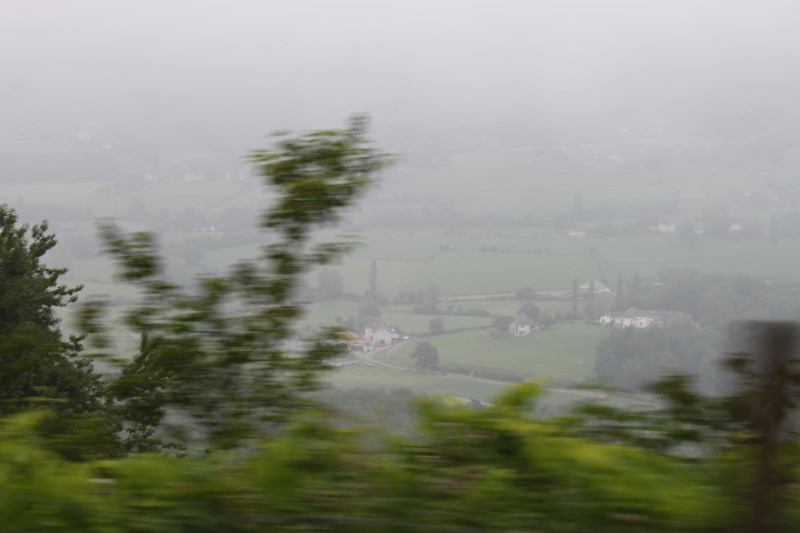 813 - Une chapelle dans le brouillard basque…
