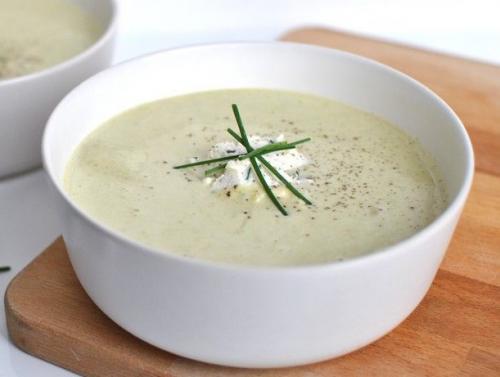 Soupe de fèves à la ciboulette