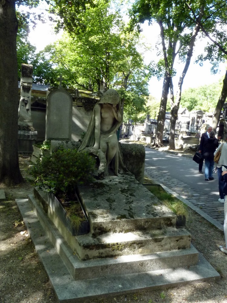 Tombe