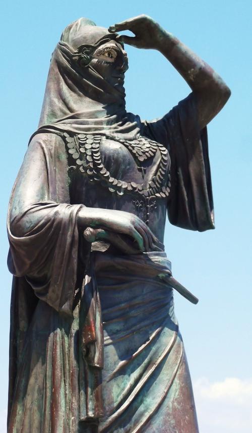 De SPETSAÏ à ERMIONI