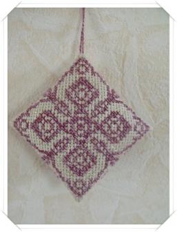 Biscornu N° 152