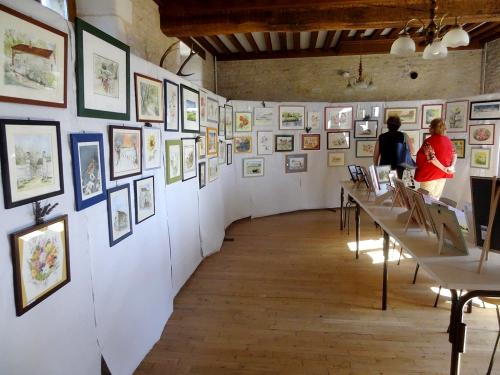 L'exposition des aquarellistes de Villiers le Duc, a eu lieu le jour du Marché Gourmand...