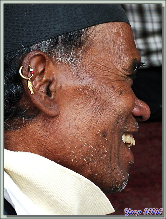 Blog de images-du-pays-des-ours : Images du Pays des Ours (et d'ailleurs ...), Dernier article sur ce périple: musiciens à Hanuman-dhoka Durbar Square - Katmandou - Népal