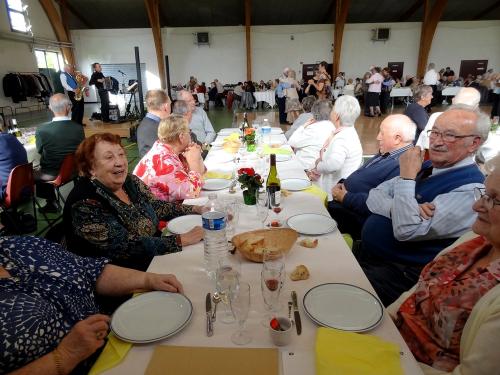 Le repas des aînés 2013, salle Luc Schréder...