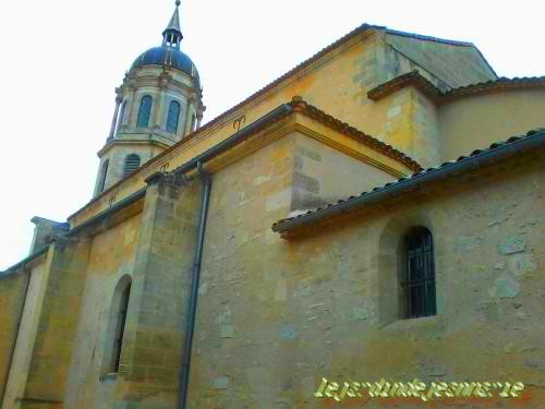 Preignac (Gironde) L'église St Vincent situè au bord de la nationale 113