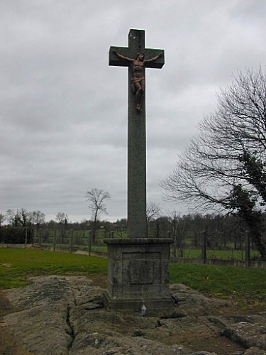 croix-du-cimtiere-rue-Jean-Guehenno.jpg
