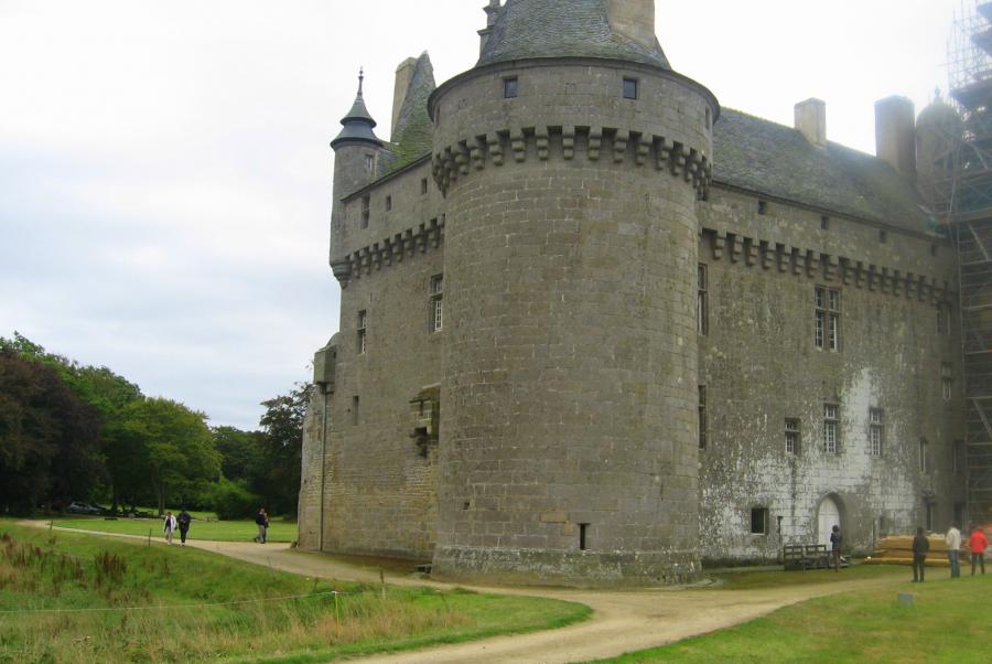 le chateau de Kerouzéré  29N