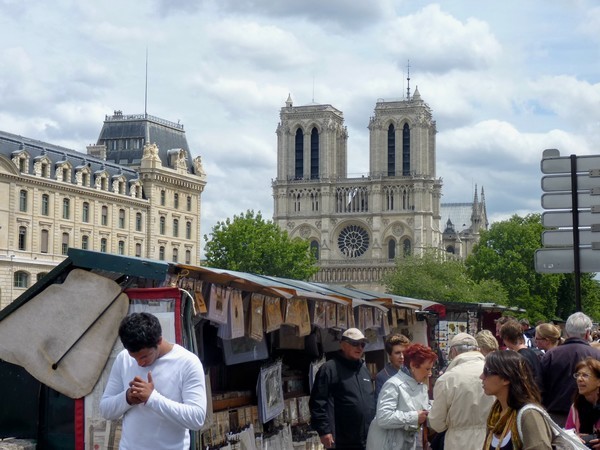 06 - Bouquinistes et Notre-Dame